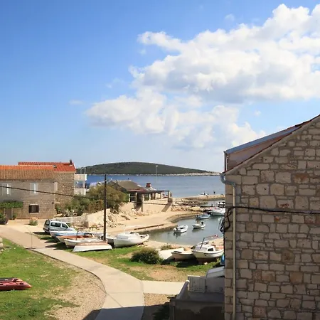 Apartment Apartments By The Sea Rukavac, Vis - 2478