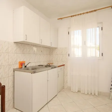 Apartment Apartments By The Sea Rukavac, Vis - 2478